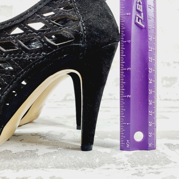 NEW Nine West Black Suede Laser Cut Back Zip High Heeled Booties F725 - Picture 9 of 12